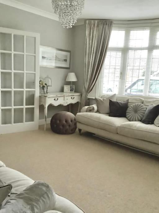 Goodwood Fos 5 Minutes Chichester Sleeps 8 Lavant Exterior foto
