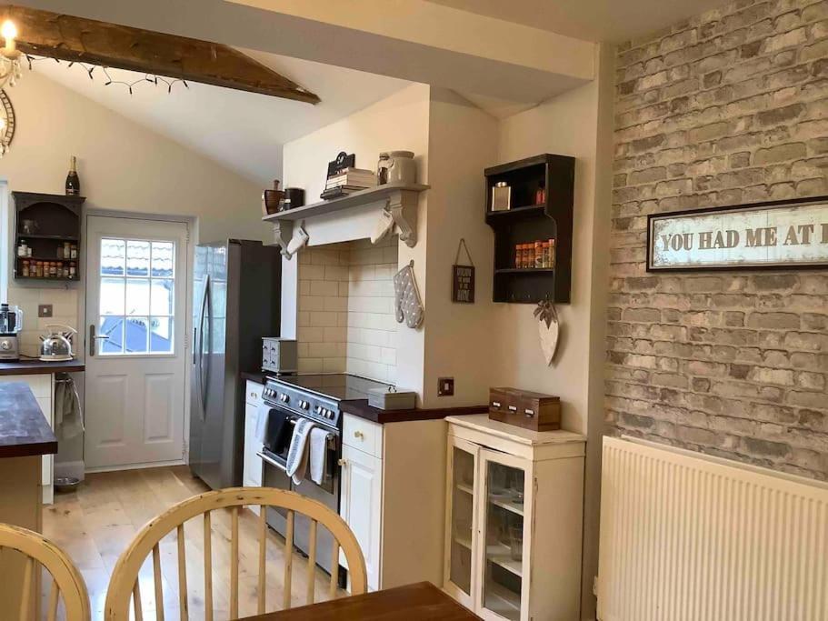 Goodwood Fos 5 Minutes Chichester Sleeps 8 Lavant Exterior foto