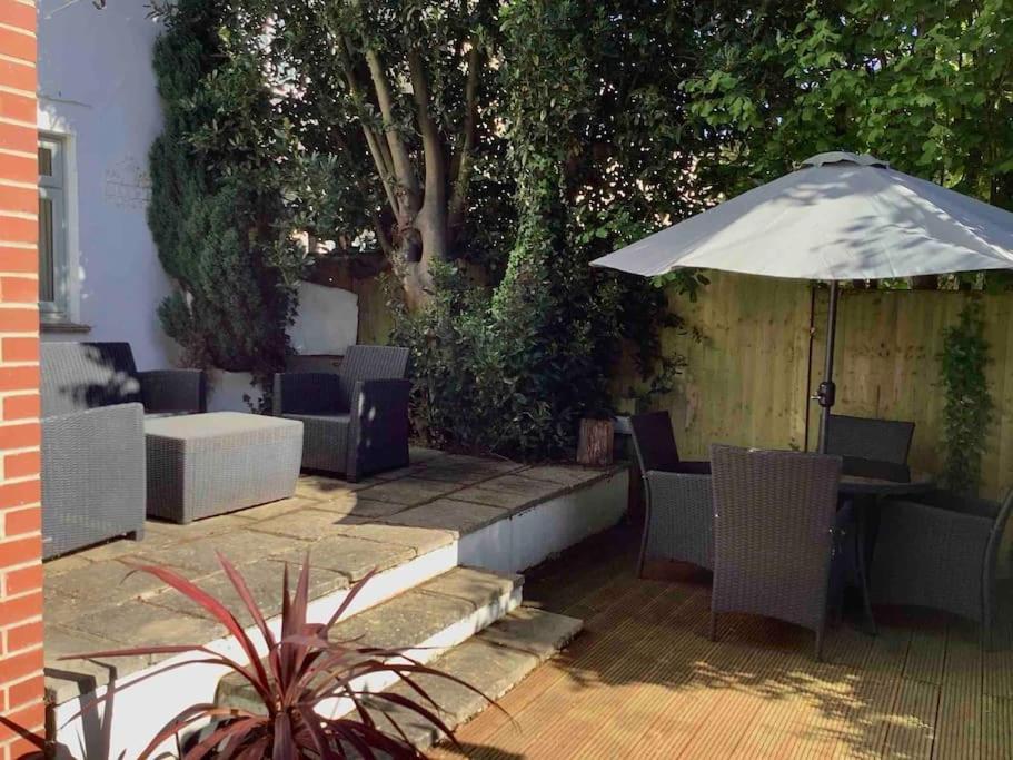Goodwood Fos 5 Minutes Chichester Sleeps 8 Lavant Exterior foto